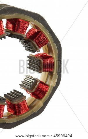 Motor wikkelingen, geïsoleerd op witte achtergrond