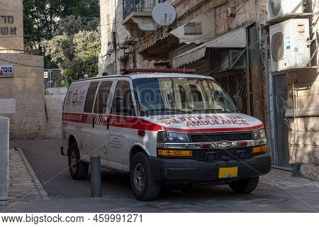 Jerusalem, Israel - 09.08.2022. Magen David Adom Ambulance In The Old City.