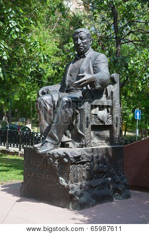 Rasul Gamzatov Poet Monument