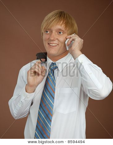 Hareket eden telefon görüşmeleri genç adam