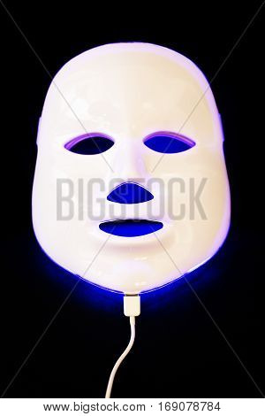 Light rejuvenating mask for facial skin therapy