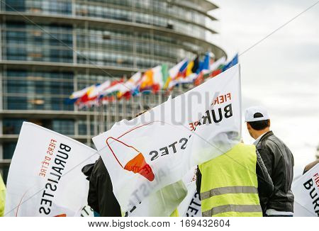 Tobacconists Buralistes People Protesting European Parliament France