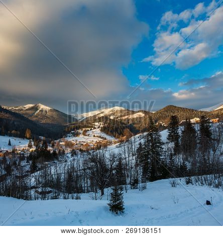 Sunrise Morning Winter Scenery Picturesque Alp Mountain Ridge (ukraine, Carpathian Mountains, Chorno