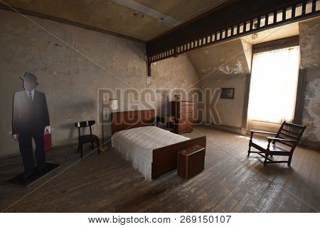 Mansfield, Oh, May 29, 2018, Ohio State Reformatory, Former Prison, Brooks Halten Bedroom, Filming L