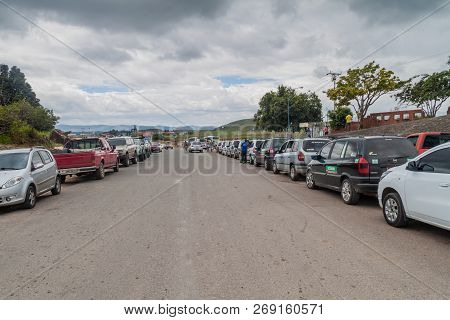 Pacaraima, Brazil - August 12, 2015: Rows Of Cars Wait At A Border Crossing Between Brazil And Venez