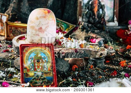 Varanasi India November 11, 2018 Closeup Of A Shiva Temple Located On The Assi Ghat In The Morning