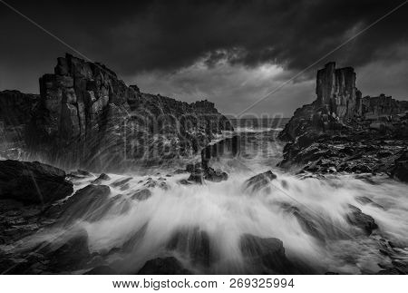 Bomlbo Quarry Basalt Structures