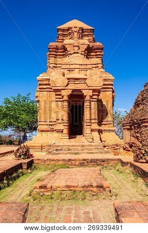 Poshanu Or Po Sahu Inu Tower Or Pho Cham Tower Is A Group Of Relics Of The Cham Towers In The Old Ki