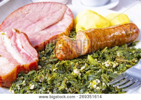 A Delicious Genuine Oldenburger Kale With Peeked Pinkel Sausage