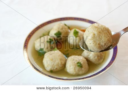 Jødiske matzo bolde suppe