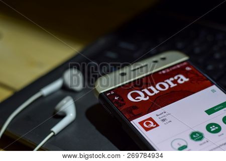 Bekasi, West Java, Indonesia. November 20, 2018 : Quora Dev App On Smartphone Screen. Quora Is A Fre