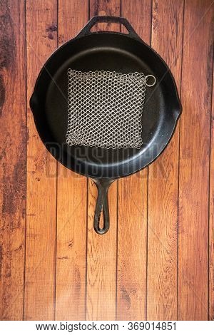 Small Ring Chainmail Scrubber - For Cast Iron, Stainless Steel, Hard Anodized Cookware And Other Pot