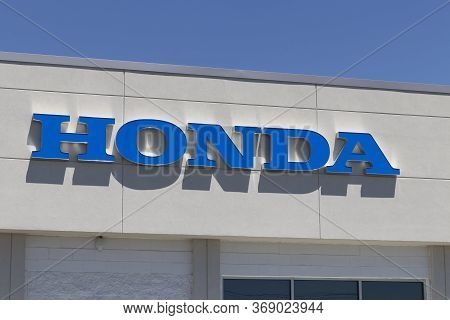 Indianapolis - Circa May 2020: Honda Motor Co. Automobile And Suv Dealership. Honda Manufactures Amo