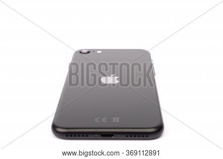 Design Of The New Iphone Se 2020 From Apple