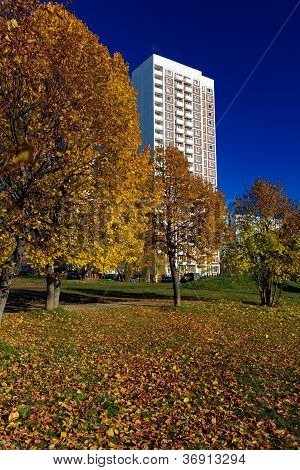 Condominio in autunno, Chertanovo Centralnoe, Mosca