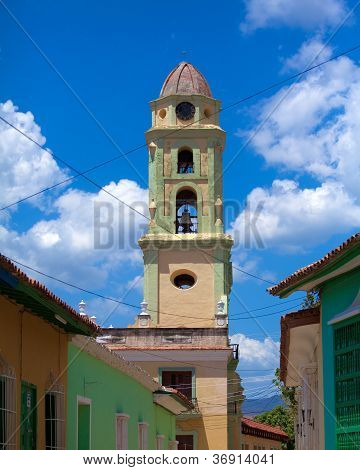 Iglesia De San Francisco De Asisin starého města, Trinidad, Kuba