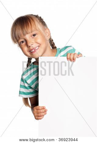 Menina com branco em branco