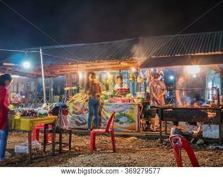 Vangvieng/lao-4 Dec 2017:unacquainted People At Vangvieng Street Food Night Market Lao.vangvieng Cit