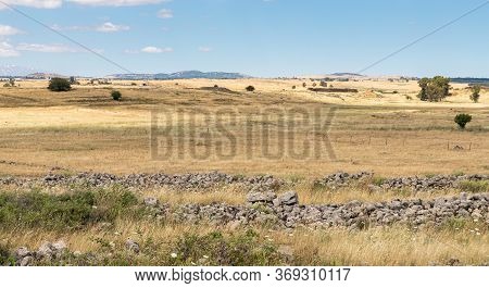 The Remnants Of The Megalithic Complex Of The Early Bronze Age  - Wheels Of Spirits - Rujum Al-hiri 