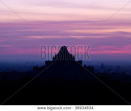 Dhammayangyi Pahto Pagode in Bagan, myanmar
