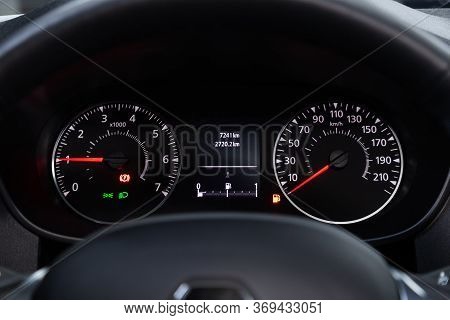 Novosibirsk/ Russia - May 25, 2020: Renault Arkana,round Speedometer, Odometer With A Range Of 7 Tho