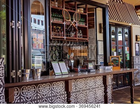 Mackay, Queensland, Australia - June 2020: The Ordering Counter Of An Open Air Coffee Shop With Disi