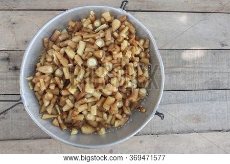 Cut Lesser Galanga, Fingerroot Or Chinese's Ginger Is A Thai Herb And Cooking Ingredients In Spider 