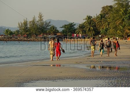 Koh Chang, Thailand - January, 2013: People Are Walking On The Beach In Koh Chang, Thailand