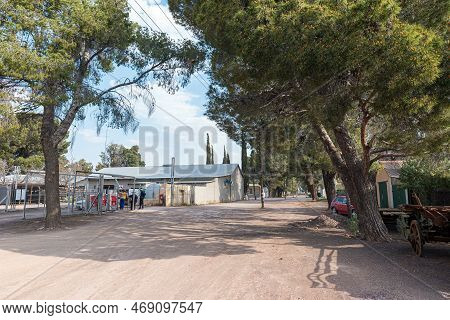 Loxton, South Africa - Sep 2, 2022: A Street Scene, With A Gas Station, In Loxton In The Northern Ca