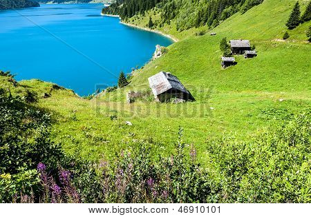 See, Chalet und Berg