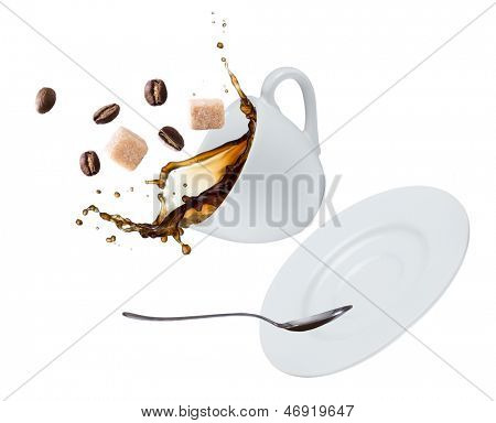 白い背景上に分離されてコーヒー スプラッシュ