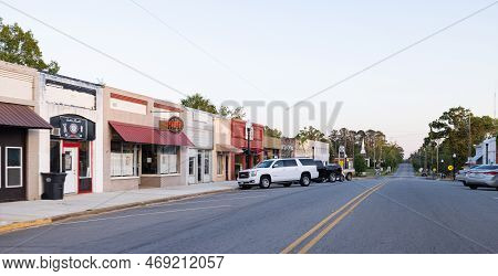 Arlington, Georgia, Usa - April 19, 2022: The Old Business District On Highland Avenue