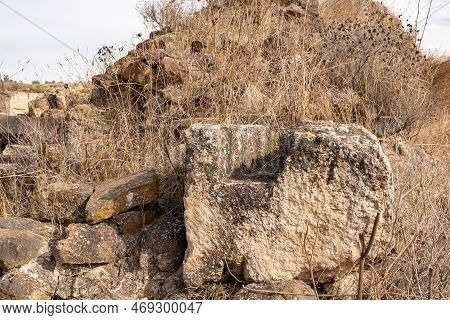 The Ruins Of The Fortress Wall Of The Ateret Fortress - Metzad Ateret - Qasr Atara - Located Next To