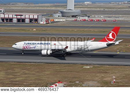 Istanbul, Turkiye - August 06, 2022: Turkish Airlines Airbus A330-303 (1696) Landing To Istanbul Int