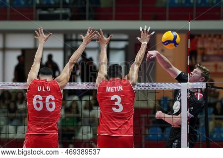 Istanbul, Turkiye - August 10, 2022: Dogukan Ulu And Metin Toy In Action During Turkiye Mens Vs Denm