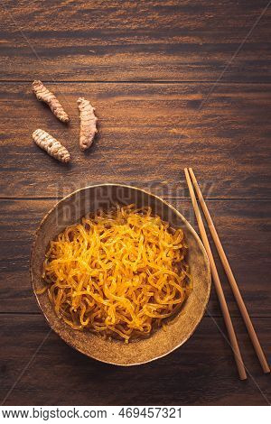 Curcuma Seaweed Noodles Made From Alginate (sodium Alginate). Fresh Kelp Noodles As Healthy Alternat