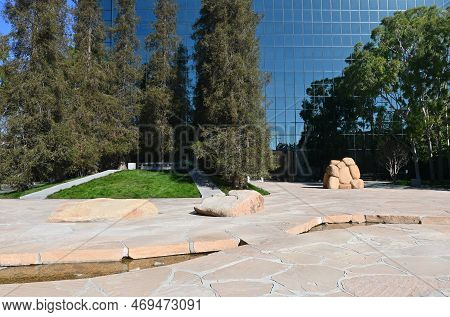 Costa Mesa, California - 24 Jan 2023: The Noguchi Garden, The Forest Walk And Spirit Of The Lima Bea