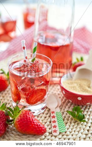 Hausgemachte Limonade