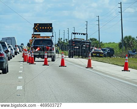 South Florida - February 08: Highway Traffic On Florida Interstate 75 Southbound Florida 2015