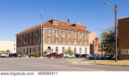 Bartlesville, Oklahoma, Usa - October 18, 2022: The Washington County Courthouse
