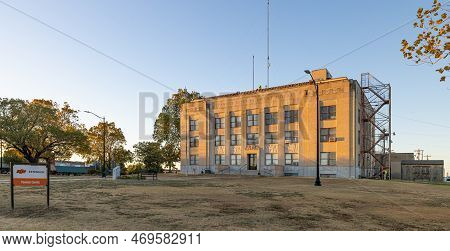 Pawnee, Oklahoma, Usa - October 18, 2022: The Pawnee County Courthouse
