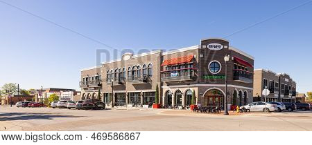 Owasso, Oklahoma, Usa - October 18, 2022: The Business District On Main Street