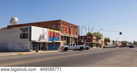 Hartshorne, Oklahoma, Usa - October 15, 2022: The Old Business District On Pennsylvania Avenue