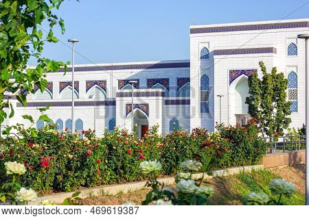 Dushanbe, Tajikistan - August 11, 2022: White Building Of Central Cathedral Mosque Of Dushanbe With 