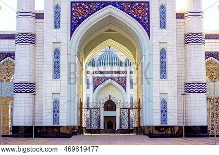 Dushanbe, Tajikistan - August 11, 2022: White Building Of Central Cathedral Mosque Of Dushanbe With 