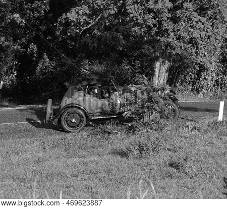 Om 665 S3 Sport 1925 In Coppa Nuvolari Old Racing Car With Classic Car