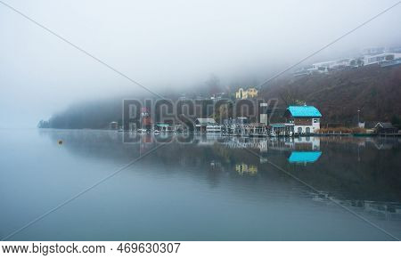 A Foggy Winter Day At Reifnitz Am Worthersee On The South Shore Of Worthersee, Or Worth Lake, In Car
