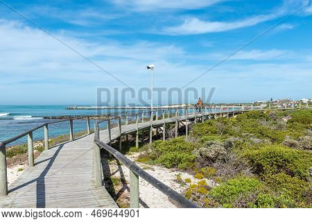 Struisbaai, South Africa - Sep 21, 2022: A Beach Scene In Struisbaai, In The Western Cape Province. 