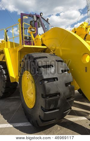 Sarı yol yapım güçlü Wheeler