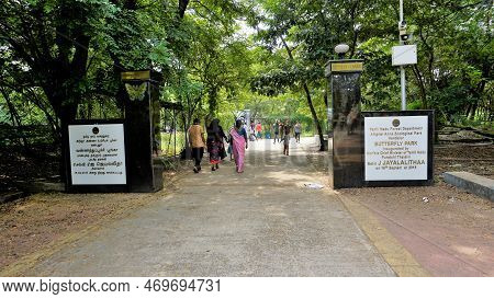 Vandalur,tamilnadu,india-october 04 2022: Entrance Of Beautiful Butterfly Park Of Arignar Anna Zoolo